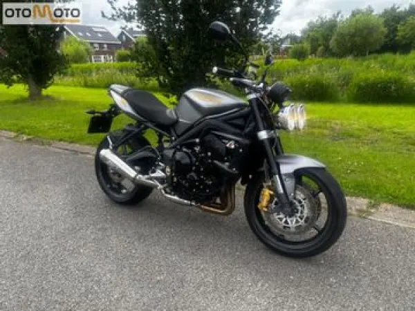 2010 Triumph Street Triple 675 - € 4.850 (1/1)