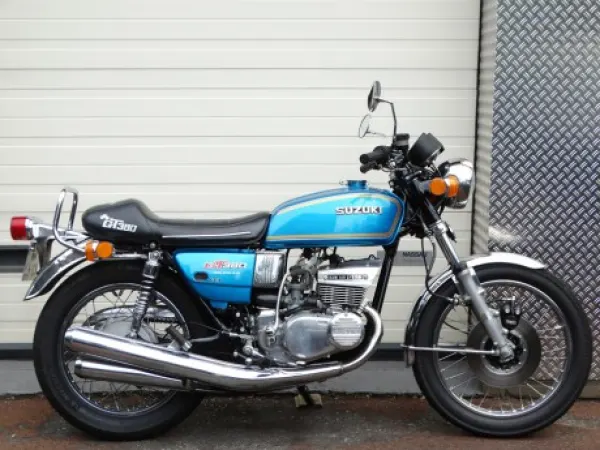 1976 Suzuki GT 380 - €6,995 (1/1)