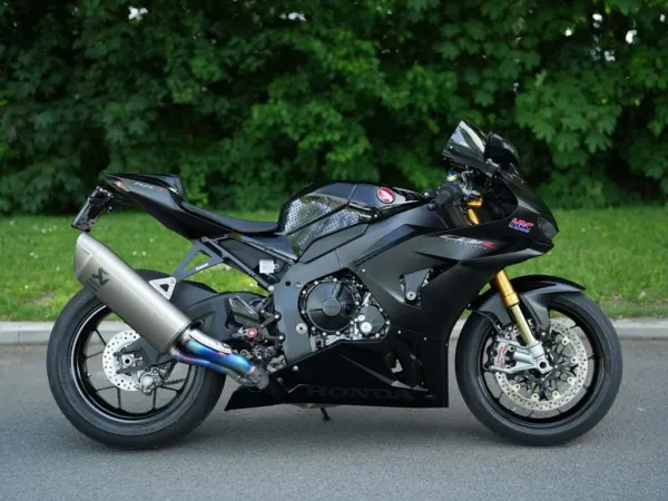 2025 Honda CBR 1000 RR-R Fireblade SP - € 27.990 (1/1)
