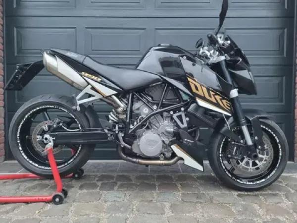 2011 KTM 990 Superduke Heel Mooi (bj 2011) - € 4.749 (1/1)