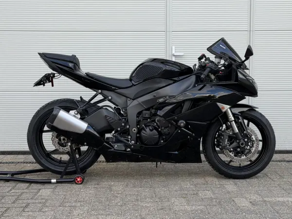 2010 Kawasaki ZX-6R ZX600R - €8,100 (1/1)