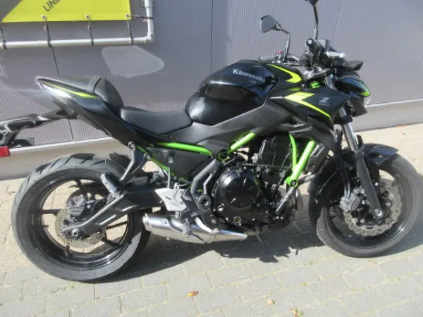2022 Kawasaki Z 650 2022 35 KW - € 4.450 (1/1)