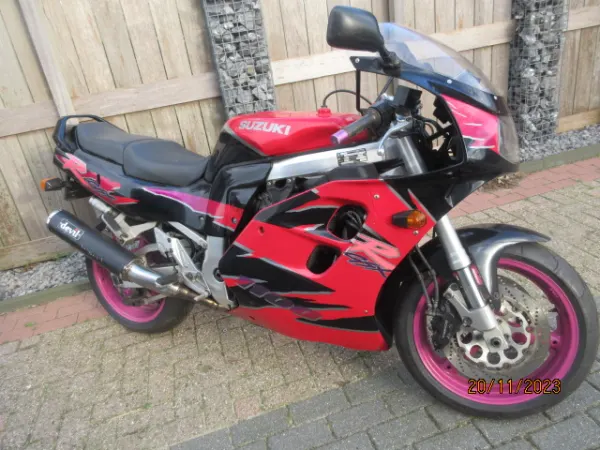 1995 Suzuki GSX R 1100 W - € 2.499 (1/1)