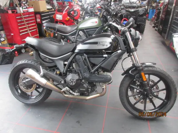 2016 Ducati Scrambler 400 - € 5.999 (1/1)