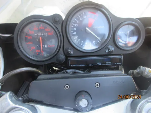 1988 Honda VFR 400 NC24 - € 4.750 (1/1)