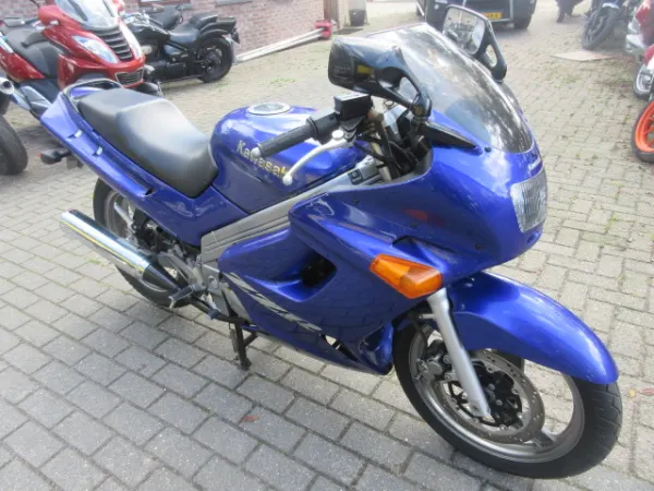 2004 Kawasaki ZZR 250 - € 2.499 (1/1)