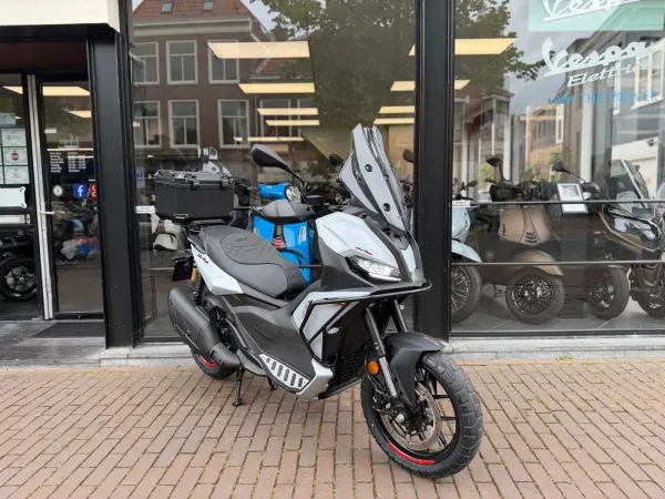 2026 Aprilia SR GT 400 - € 8.999 (1/1)