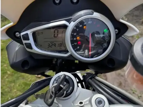 2012 Triumph Speed Triple 1050 - €6,500 (1/1)