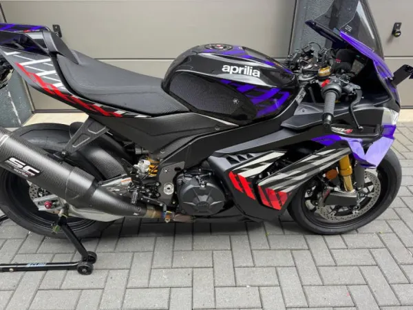 2026 Aprilia RSV4 Factory 2026 Full Option/Carbon - € 26.950 (1/1)
