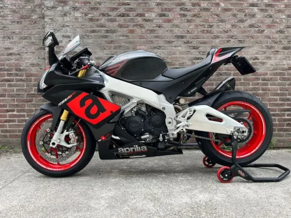 2019 Aprilia RSV4 Aprc ABS (bj 2016) 19999 km Incl Grote Beurt - € 14.385 · Bieden (1/1)