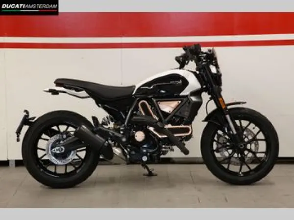 2025 Ducati Scrambler Ducati 10 Anniversario Rizoma Edition - € 15.990 (1/1)