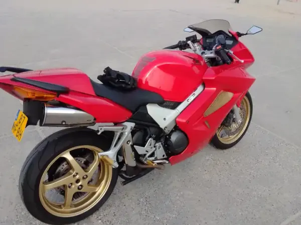 2002 Honda VFR 800 - € 3.900 (1/1)