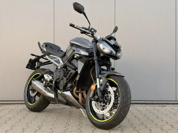 2023 Triumph Street Triple R - €8,990 (1/1)