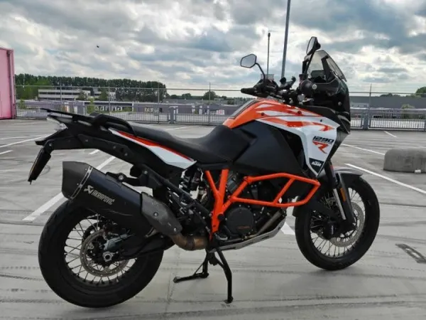 2018 KTM 1290 Super Adventure R 2018 | Akrapovič | 46.000 km - €10,950 · Bidding (1/1)
