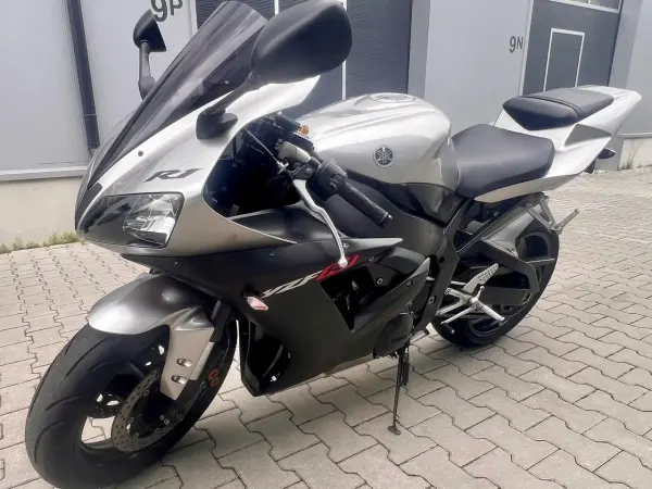 2003 Yamaha YZF-R1 - €3,850 (1/1)