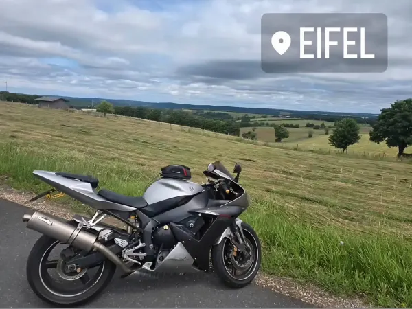 2002 Yamaha YZF-R1 - €4,750 (1/1)