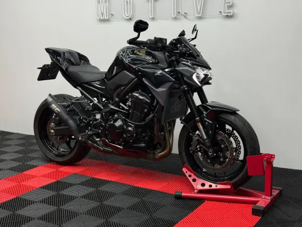 2024 Kawasaki Z900 2024 | Garantie | SC Project | 1e Eigenaar - € 10.399 (1/1)