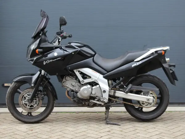 2004 Suzuki V-Strom 650 - € 3.950 (1/1)