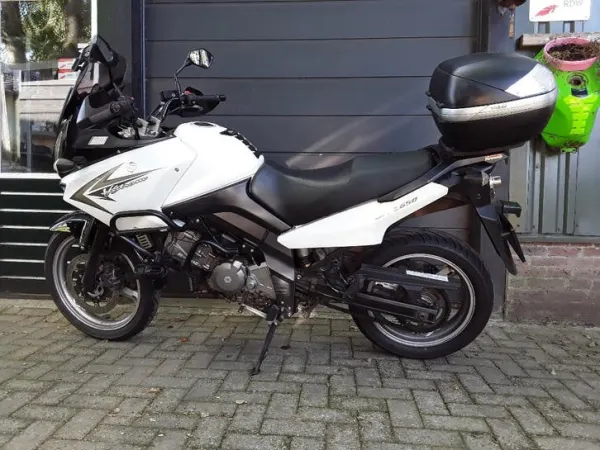 2012 Suzuki V-Strom 650 - € 4.150 (1/1)
