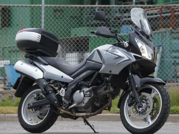 2012 Suzuki V-Strom DL 650 (bj 2011) - € 4.180 · Bieden (1/1)