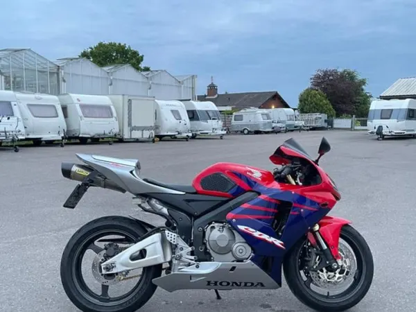 2005 Honda CBR600RR 2005-PC37 - €4,500 · Bidding (1/1)