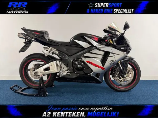 2005 Honda Sport CBR 600RR PC37 Facelift Black-Zilver-Edition - € 4.499 (1/1)