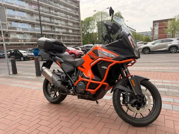 Year unknown KTM 1290 Super Adventure S (2022)-Full Option & Dealer Ond - €14,500 · Bidding (1/1)