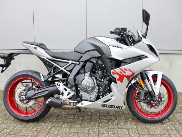 2024 Suzuki GSX 8R - € 10.999 (1/1)