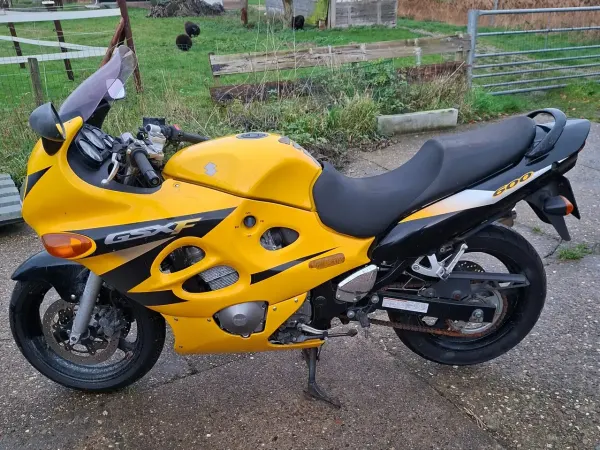 2004 Suzuki GSX 600 - € 750 (1/1)