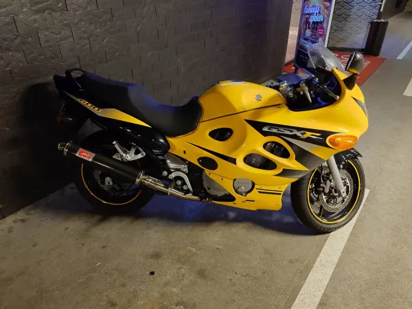 2004 Suzuki GSX 600 - € 1.200 (1/1)