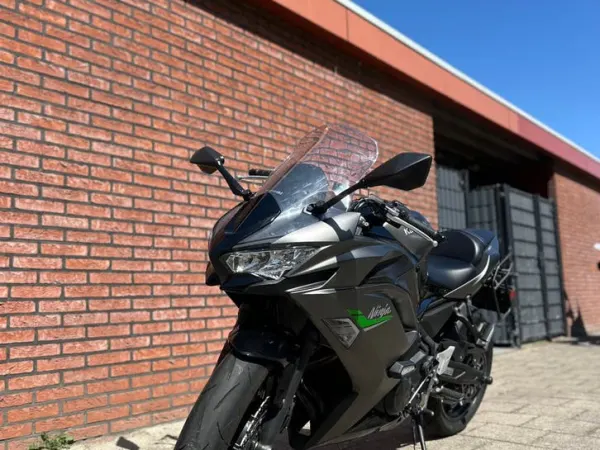 2024 Kawasaki Ninja 650 - € 7.950 · Bieden (1/1)