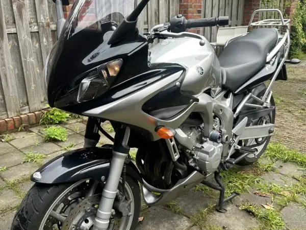 2004 Yamaha FZR 600 - € 3.750 (1/1)