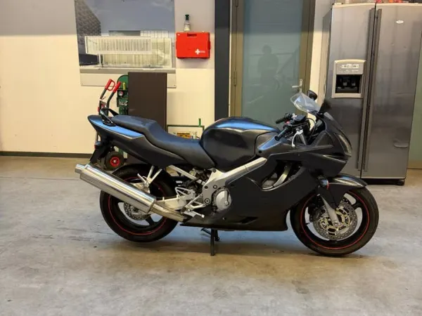 Bouwjaar onbekend Honda CBR 600 - € 2.000 · Bieden (1/1)