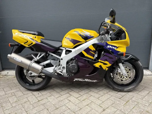 1997 Honda CBR 900 - €3,995 (1/1)
