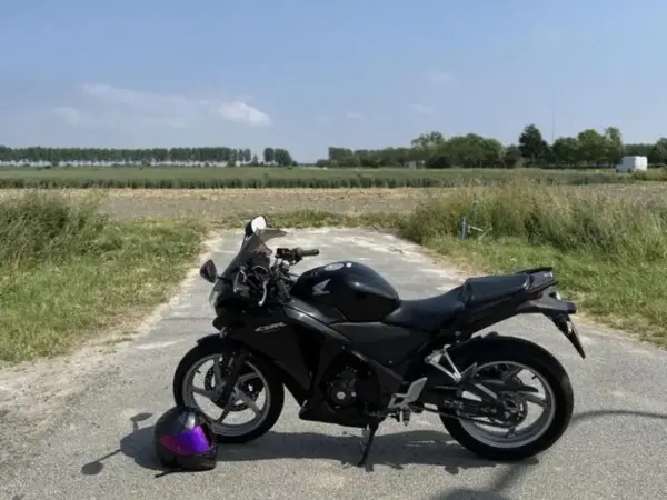 2011 Honda CBR 250 - € 2.900 (1/1)