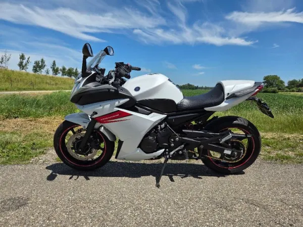 2015 Yamaha XJ 6 - €4,750 (1/1)
