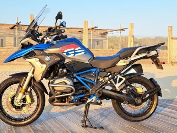 2018 BMW met ESA, ABS, LED Display etc.. R1200GS Rallye 2018 ABS - € 14.100 (1/1)