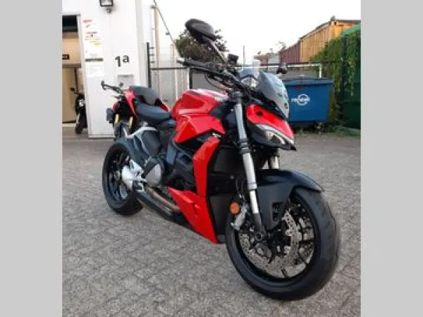 2022 Ducati Streetfighter V2 - €15,699 (1/1)