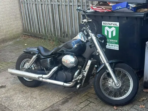 1998 Honda Shadow 750 - €2,100 (1/1)
