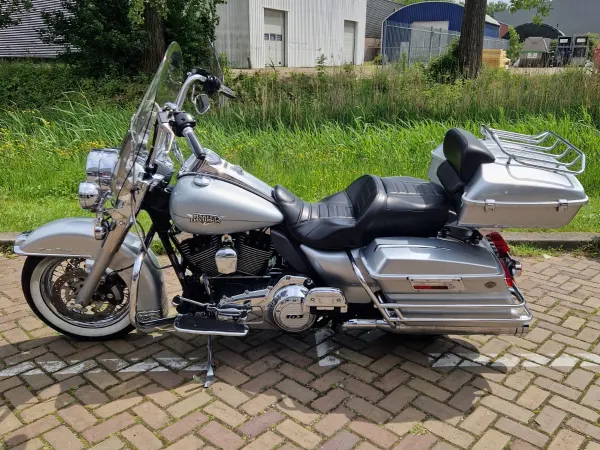 2010 Harley-Davidson Road King Classic - € 10.500 · Bieden (1/1)