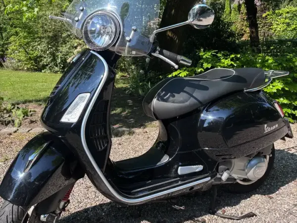 2017 Vespa GTS 300 - € 3.900 (1/1)