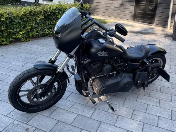 2016 Harley-Davidson Dyna Streetbob-2016 - €14,750 · Bidding (1/1)