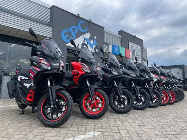 Bouwjaar onbekend Aprilia SR GT Sport 200 Nieuw E5+ €1000 Korting - € 4.130 (1/1)