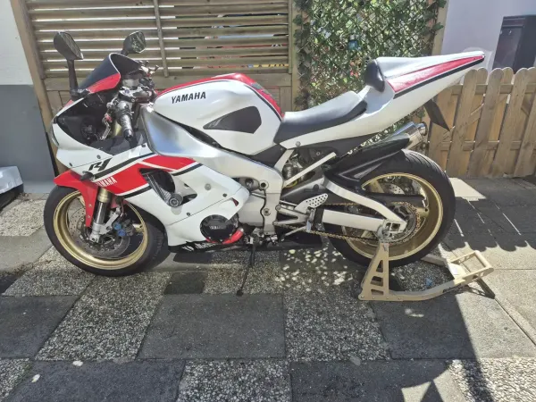 2000 Yamaha YZF-R1 - €2,800 (1/1)