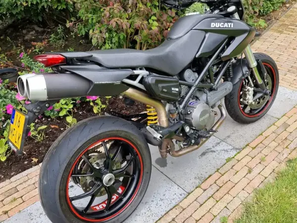 2011 Ducati Hypermotard 796 - € 4.650 · Bieden (1/1)