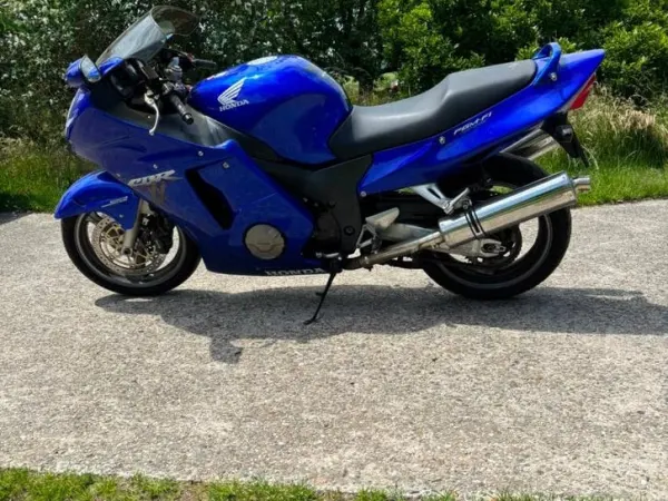 2002 Honda cbr 1100 xx Blackbird - €2,750 · Bidding (1/1)