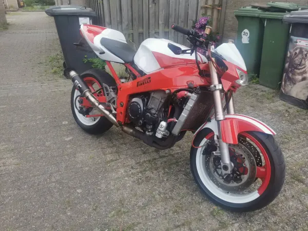 1992 Kawasaki ZXR 750 - € 1.400 (1/1)