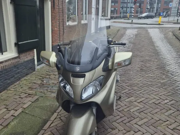 2009 Suzuki Burgman 650 - €1,900 · Bidding (1/1)
