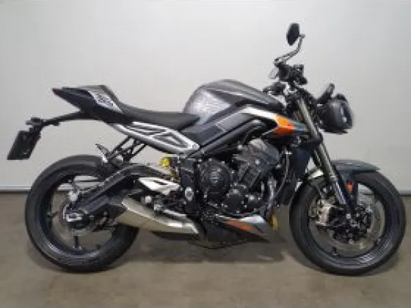 2026 Triumph Street Triple - € 12.490 (1/1)