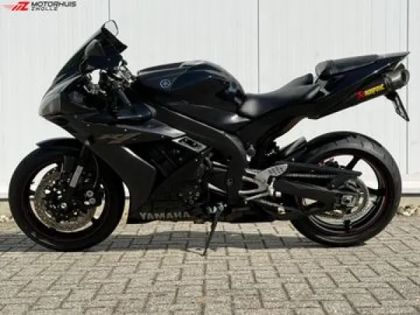 2006 Yamaha YZF R1 - €5,950 (1/1)